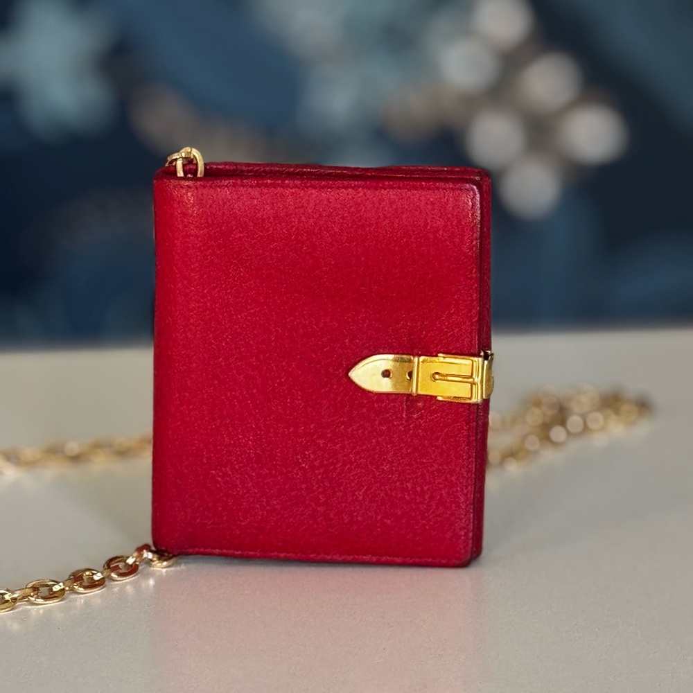 ❤️Vintage Gucci Red Leather Micro Agenda Piston Clasp Wallet❤️